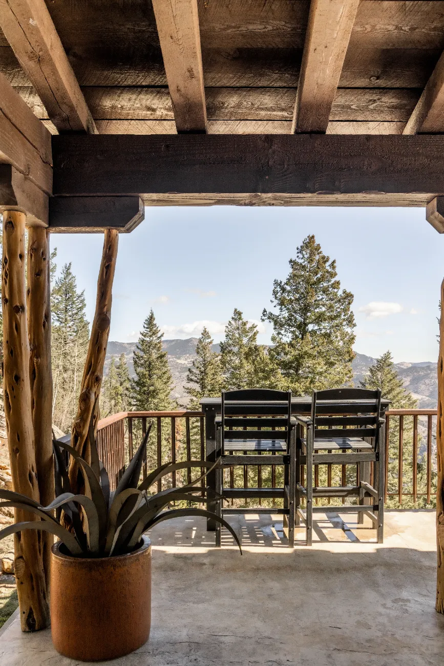 Arrival-ready covered deck of a Colorado mountain short term rental prepared by StayReady exterior services